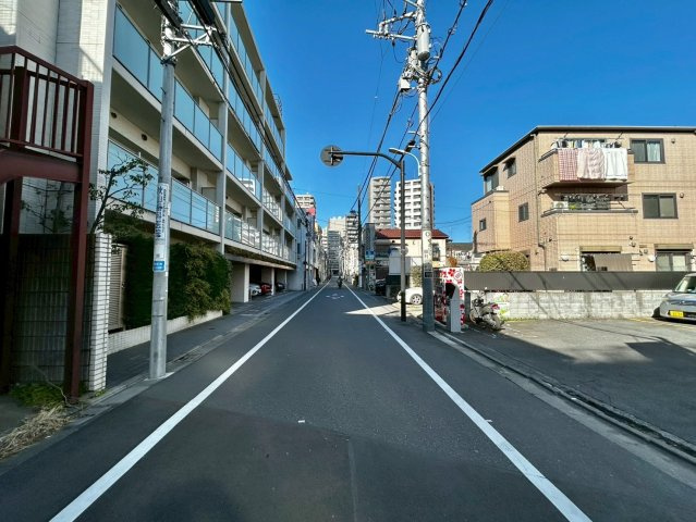杉並区西荻南2丁目　建築条件付き売地の前面道路含む現地写真|2026.03.08撮影

現地ご見学希望・資料請求などお気軽にお問い合わせ下さい！
03-5990-5201