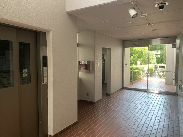 大倉山ハイム7号棟のロビー