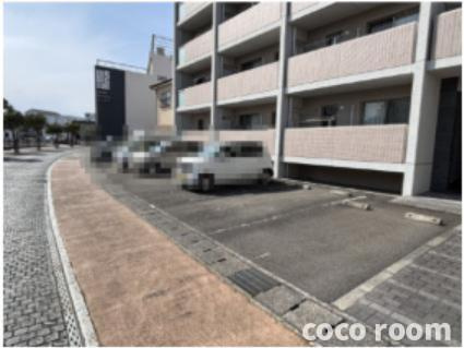 カトルパレ小石川の駐車場
