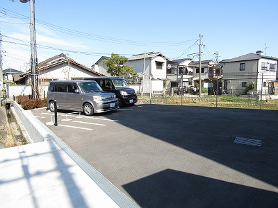 レシオ千里丘の駐車場