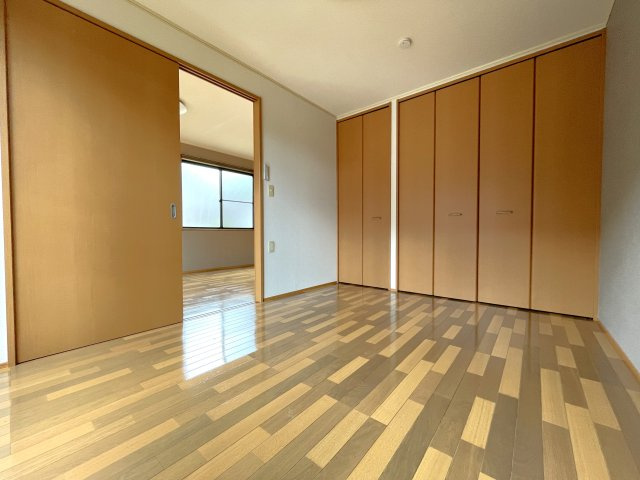 クレドールの洋室