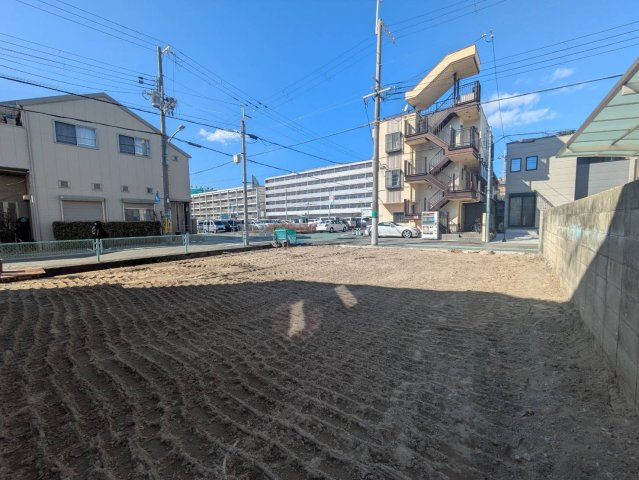 西宮市松山町土地の外観|北西角地です。西側道路幅員約7.1ｍ、北側道路幅員約6ｍございます。