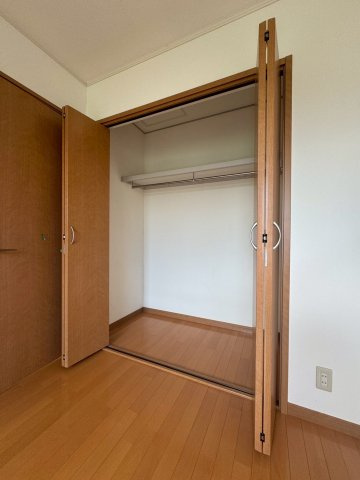 狛江市元和泉１丁目のアパートの収納