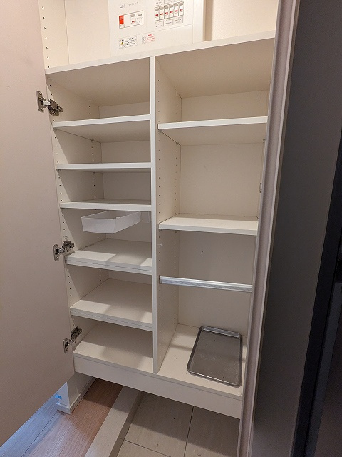 ORSUS(オルサス)三ノ輪の設備|傘入れ付収納豊富なトールタイプのシューズBOXです