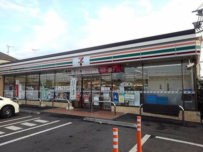 【周辺】 | リシェール | セブンイレブン草加稲荷中央通店まで350m