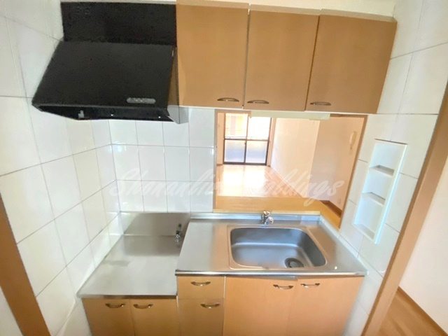 茅ヶ崎市小和田２丁目のアパートのキッチン