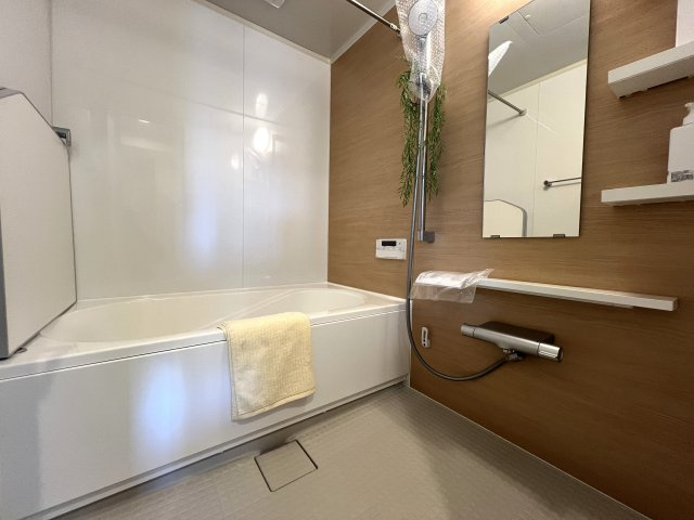 マンション暮らしでも譲れないワンにゃんライフ♪【リフォーム／ヒルトップ横濱根岸セントラルコート】の浴室|コンパクトで使いやすいお風呂です