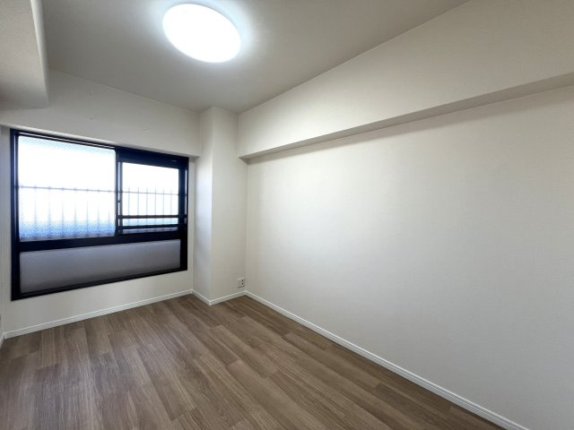 マンション暮らしでも譲れないワンにゃんライフ♪【リフォーム／ヒルトップ横濱根岸セントラルコート】の洋室|スタンダードな洋室です