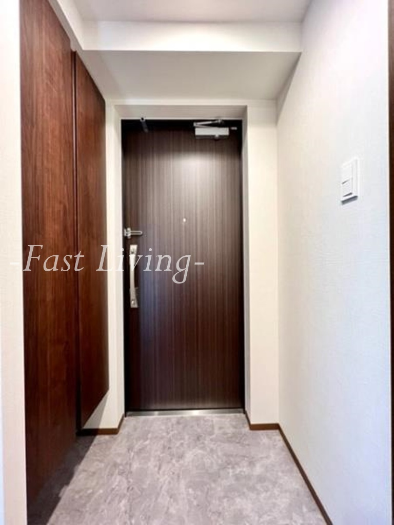 GRANSITE　WASEDAの玄関