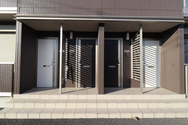 アクアパーム　Dのエントランス|建物の内部です