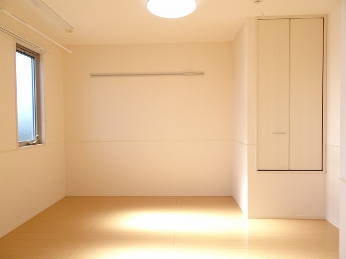 アクアパーム　Dの洋室|個人の部屋や寝室として使える洋室です