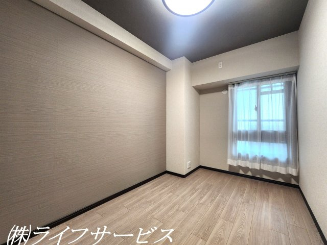 【洋室】 | ユニハイム十三野中 | 洋室4.7帖／クローゼット有