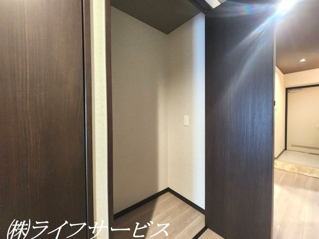 【収納】 | ユニハイム十三野中 | 廊下に収納有
