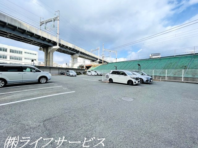 【駐車場】 | ユニハイム十三野中 | 駐車場