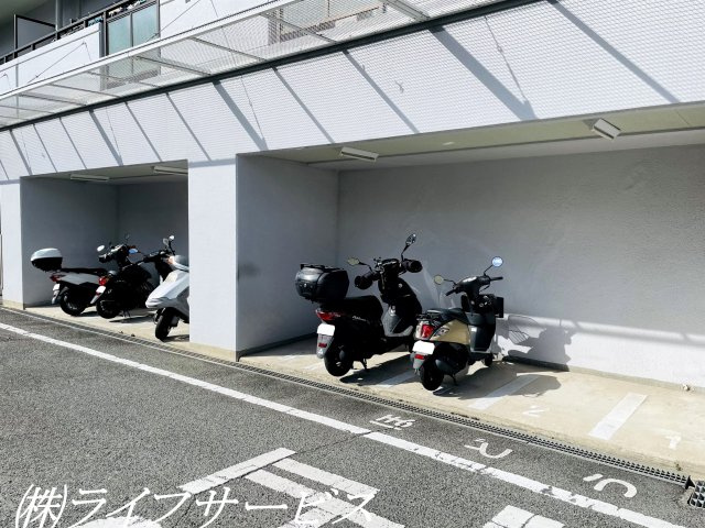 【その他共用部分】 | ユニハイム十三野中 | バイク置場