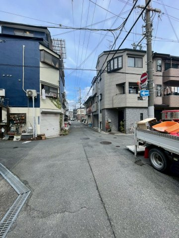 寝屋川市池田南町の前面道路含む現地写真