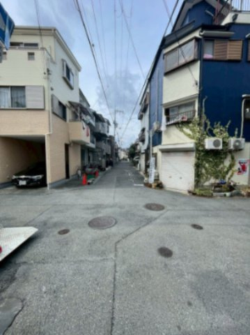 寝屋川市池田南町の前面道路含む現地写真
