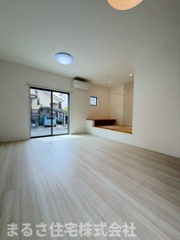 月見ヶ丘6丁目　中古戸建の玄関