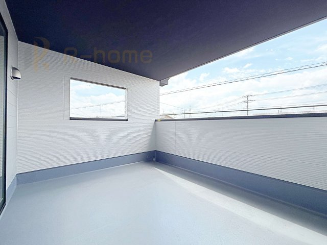 土浦市木田余西台3期　新築戸建て　1号棟のバルコニー|急な雨でも安心のインナーバルコニー♪忙しいご夫婦も大満足♪