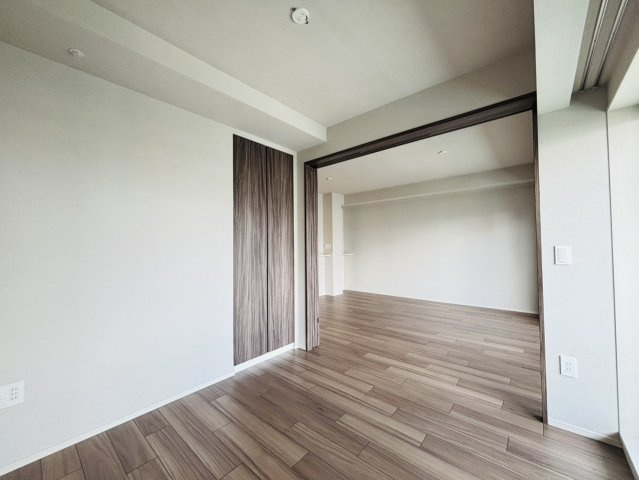 ヴェリテ東岸和田駅前の洋室