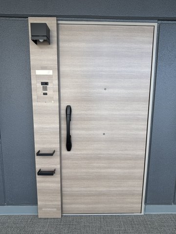 ヴェリテ東岸和田駅前の玄関