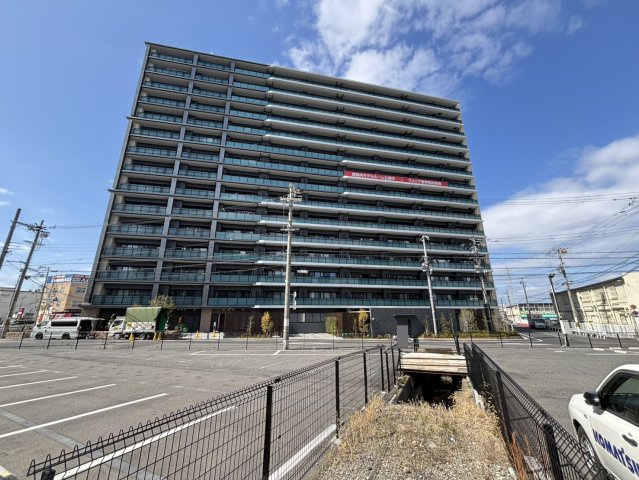 ヴェリテ東岸和田駅前の外観