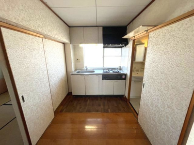 【キッチン】 | 植田山住宅 | ◆南向き、高台につき陽当たり、眺望良好
◆広々バルコニー
◆ウッドデッキ有
◆縁側のある嬉しい間取です
◆名古屋市住宅供給公社旧分譲