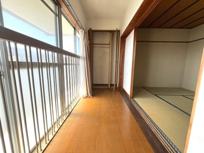 【その他】 | 植田山住宅 | ◆南向き、高台につき陽当たり、眺望良好
◆広々バルコニー
◆ウッドデッキ有
◆縁側のある嬉しい間取です
◆名古屋市住宅供給公社旧分譲