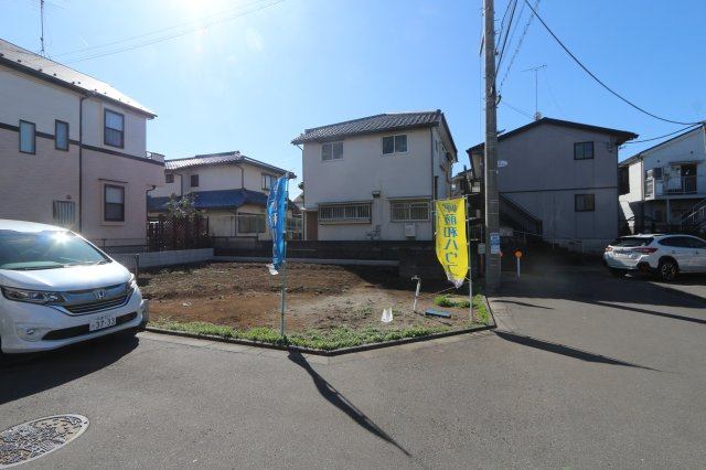 【KIS】小平市小川町13期の外観|LDK17.6帖の大型リビング。リビングダイニングには床暖房完備で、真冬でも足元からぽっかぽか♪