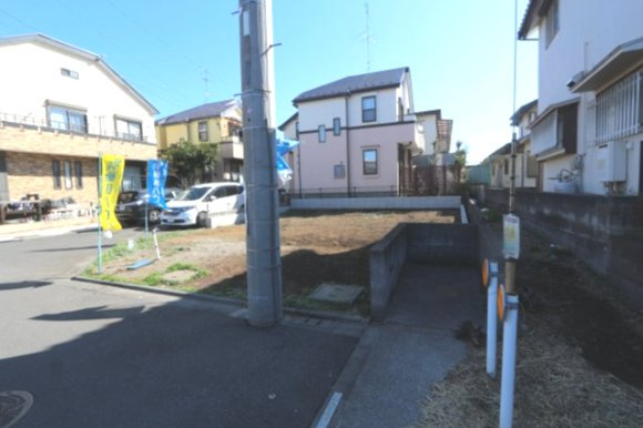 【KIS】小平市小川町13期の外観|セカンドカーや来客用にうれしい2台分のカースペース有り。※車種による制限有