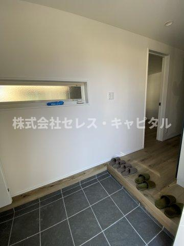 浦安市富士見２丁目　新築戸建て　全２棟の玄関|シンプルで使いやすい玄関です