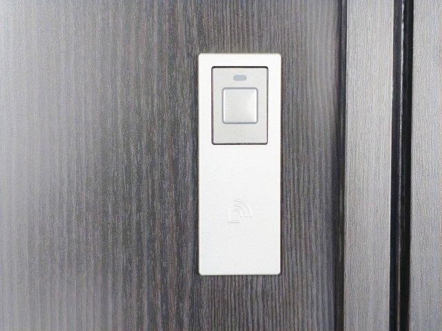 板橋区小豆沢4丁目 全3棟 A号棟の玄関|便利なスマートキーを設置(A号棟)