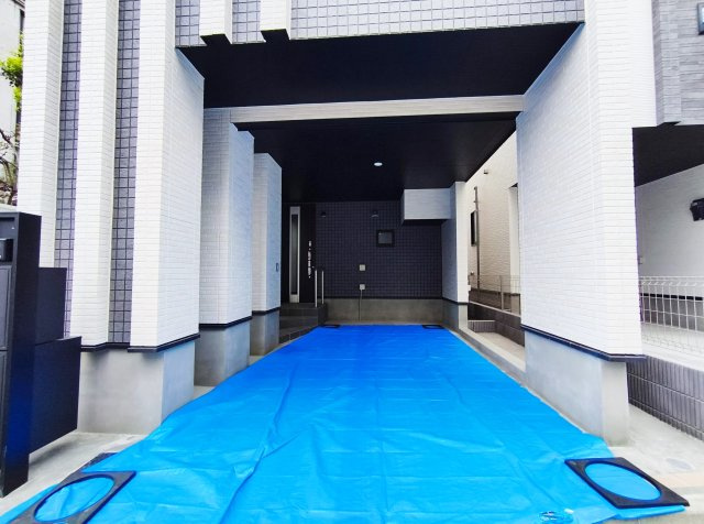 板橋区小豆沢4丁目 全3棟 A号棟の駐車場|大切な愛車を雨風から守るビルトインガレージ(A号棟)