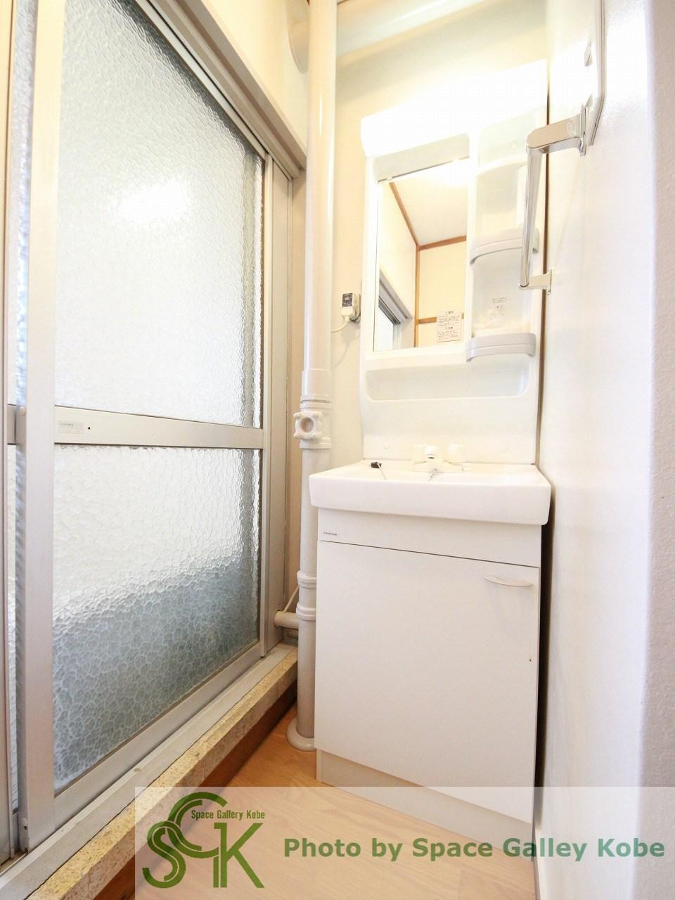垂水農住団地７号棟の洗面所|※お部屋により仕様が異なる場合があります。