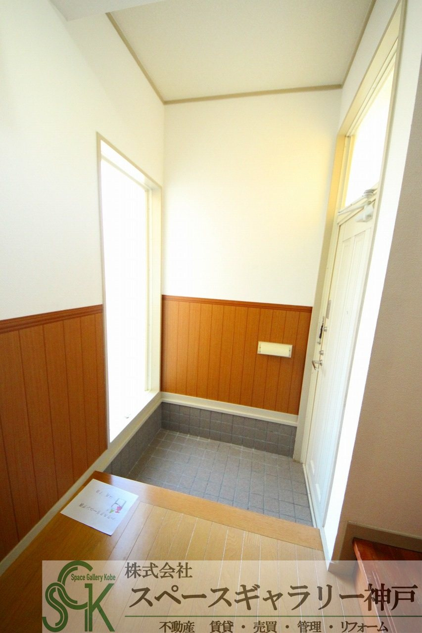 タウンハウス伊川谷の玄関|※同物件の別のお部屋の写真です※