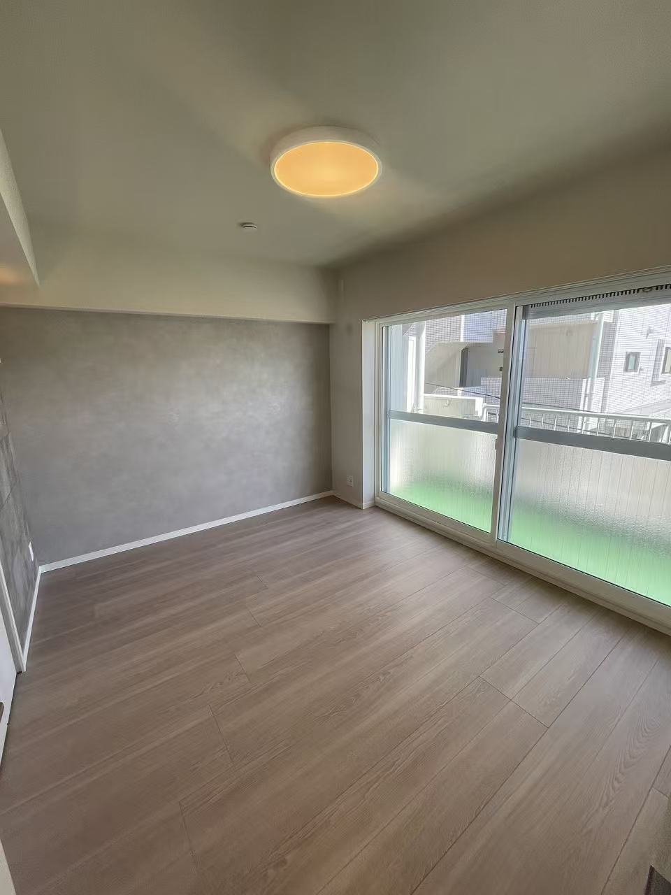 ローヤルハイツのざわの洋室