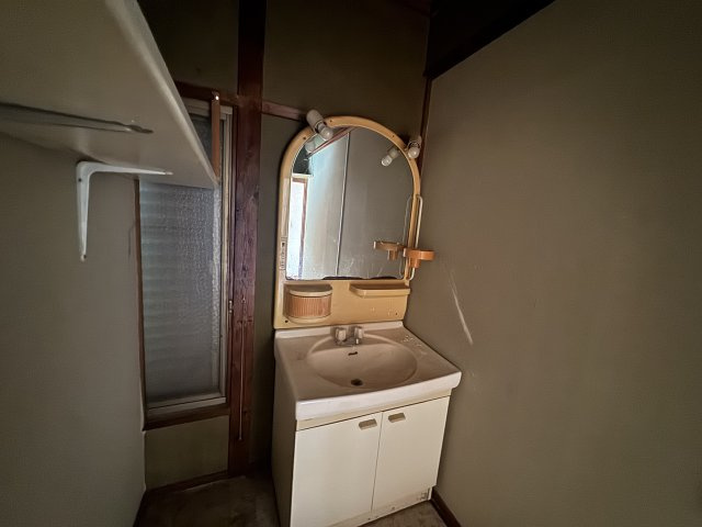 -三丁目不動産-　深谷市岡部　平屋中古戸建の洗面所