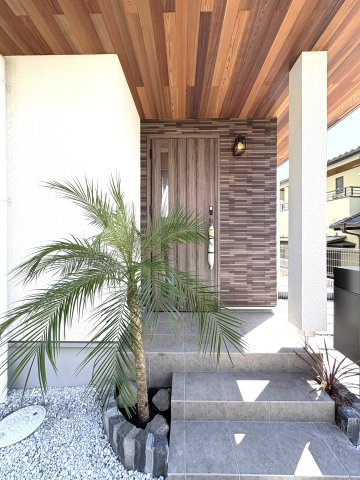 ENOSHIMA VIEW HOUSE — 腰越駅徒歩2分の玄関