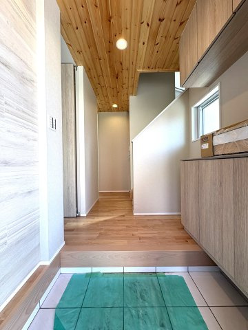 ENOSHIMA VIEW HOUSE — 腰越駅徒歩2分の玄関