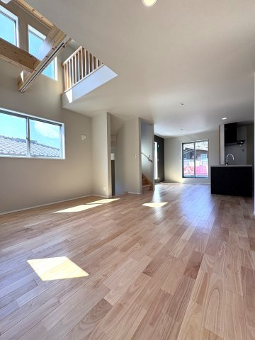 ENOSHIMA VIEW HOUSE — 腰越駅徒歩2分の居間・リビング