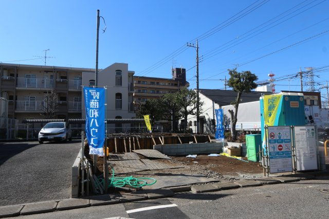 【FIT】東大和市新堀１期の外観|北西角地の新築戸建♪西側公道は遊歩道のため車通りはありません。
