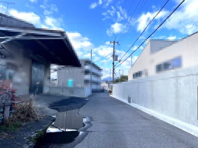 大津市雄琴五丁目中古倉庫の展望|前面道路