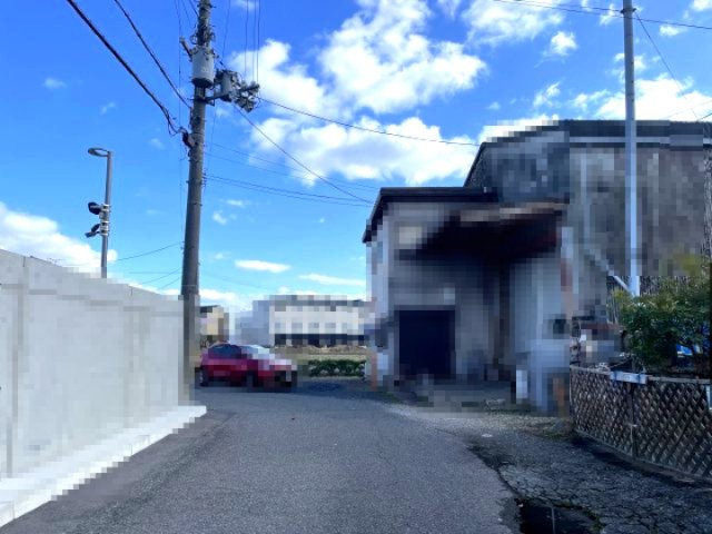 大津市雄琴五丁目中古倉庫の展望|前面道路