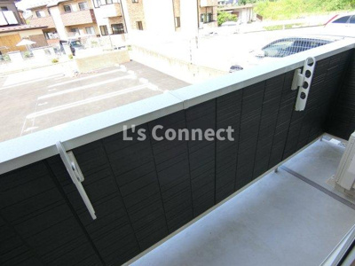 【バルコニー】 | Ｄ’ｒｏｏｍ八乙女中央Ｄ棟 | 晴れた日には洗濯物もたくさん干せます。