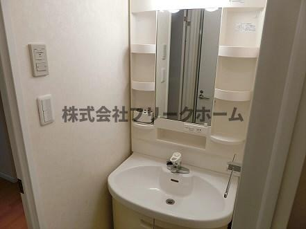 武蔵野市吉祥寺北町１丁目の賃貸マンションの洗面所