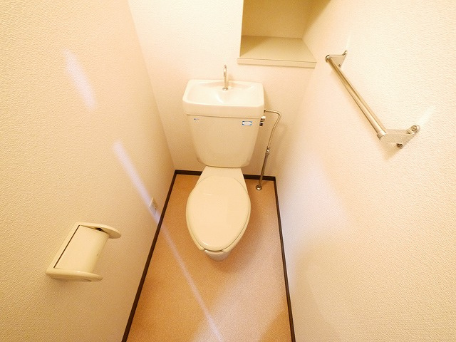 タワーア・ラ・モードのトイレ|清潔感のあるトイレです
