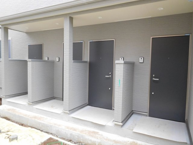 シャローム本駒のエントランス