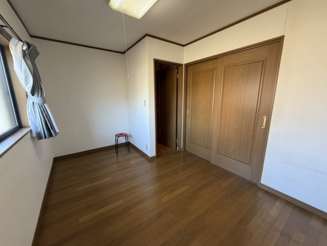 土地500㎡超！今里町倉庫付き平家♪ICから2分！の洋室|使い勝手のいい洋室です