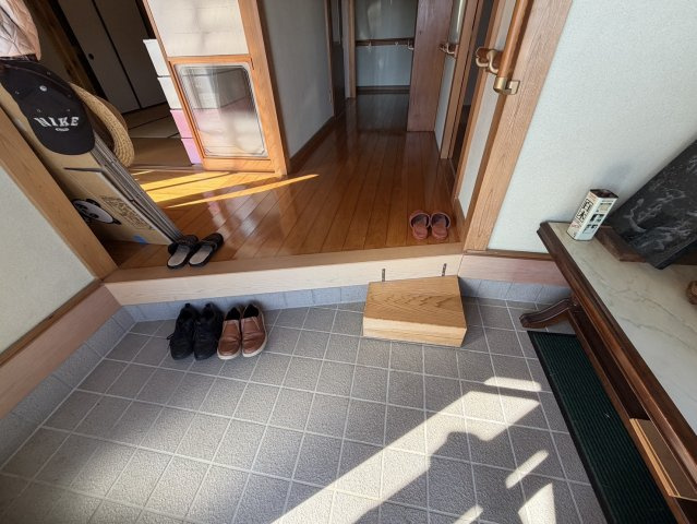 土地500㎡超！今里町倉庫付き平家♪ICから2分！の玄関|ゆったりとした玄関です