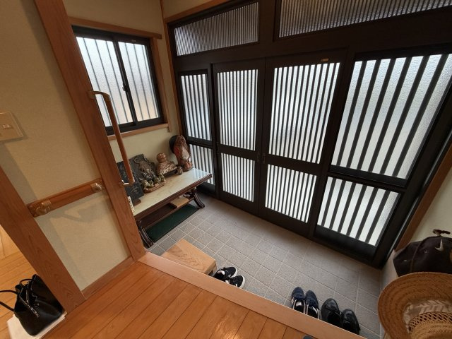 土地500㎡超！今里町倉庫付き平家♪ICから2分！の玄関|シンプルで使いやすい玄関です